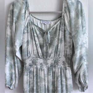 Ivy City Co Floral Dress in Soft Green and White